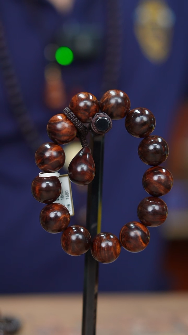 黄花梨/降香黄檀海南黄花梨紫油梨乱纹1.8手串水滴（618）