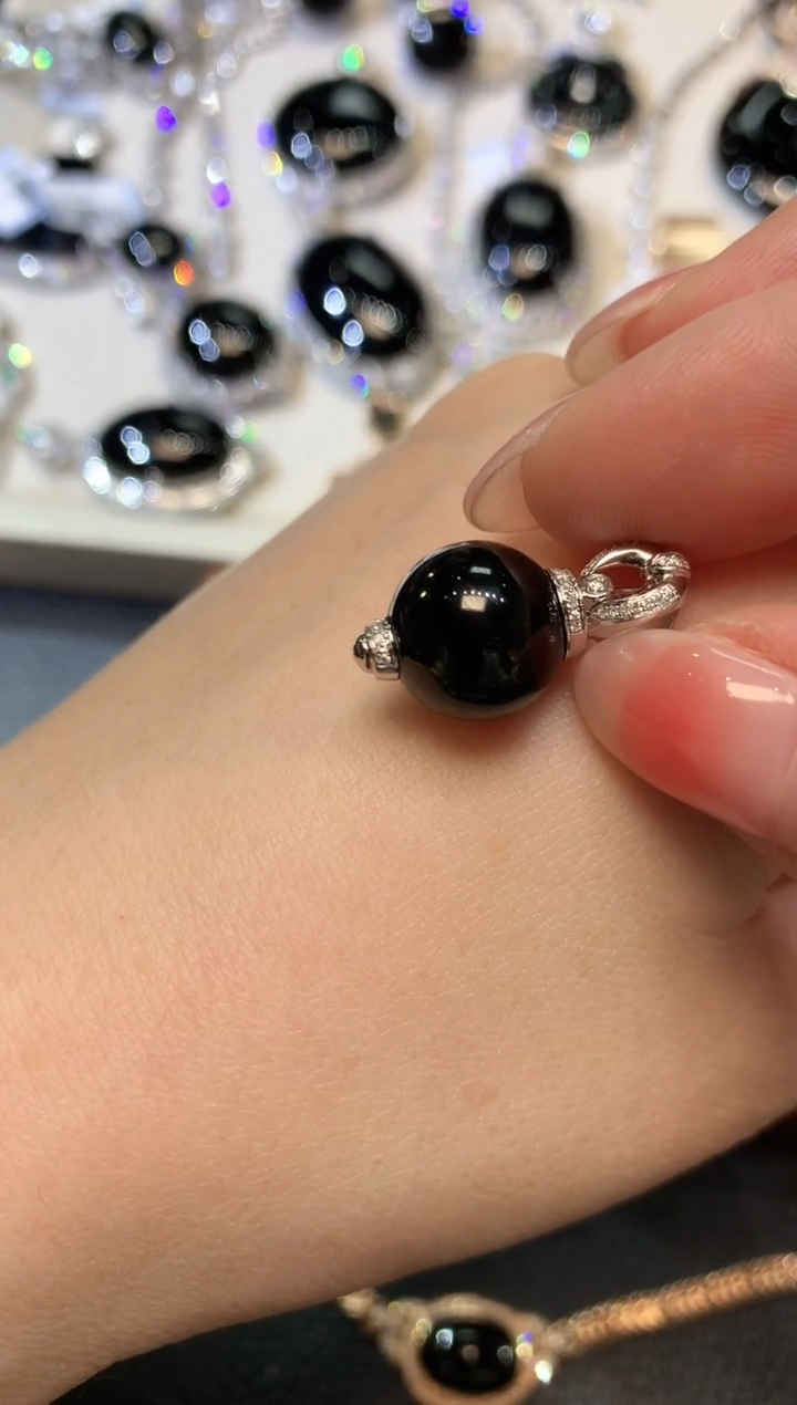 【闪购商品】翡翠吊坠(不含链)18K金镶嵌F48 