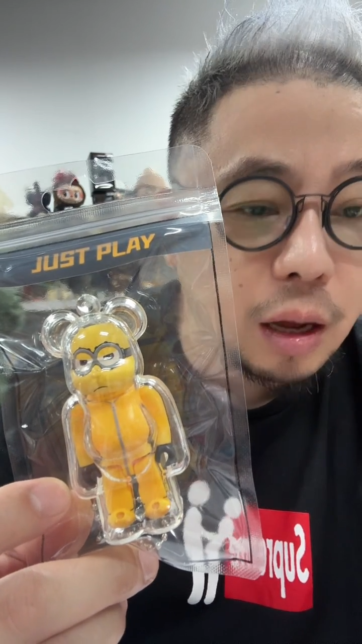 bearbrick小黄人100%带小熊壳