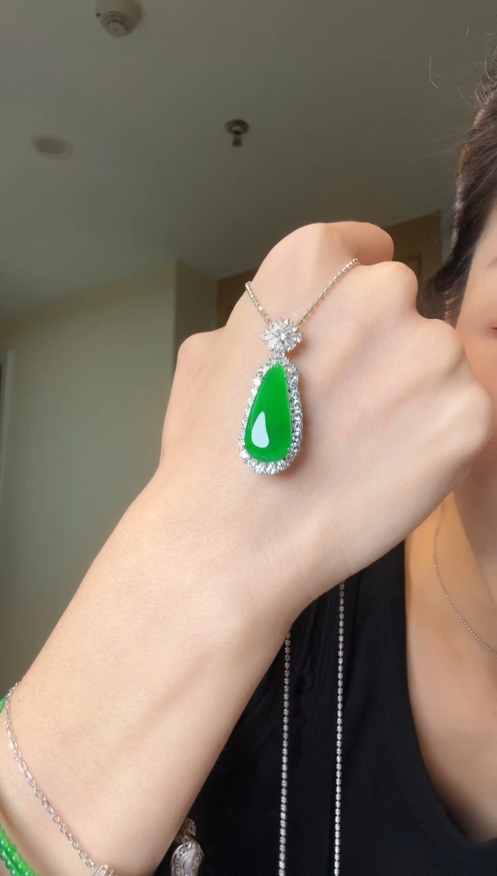 【闪购商品】翡翠吊坠(不含链)银S925镶嵌天然翡翠吊坠