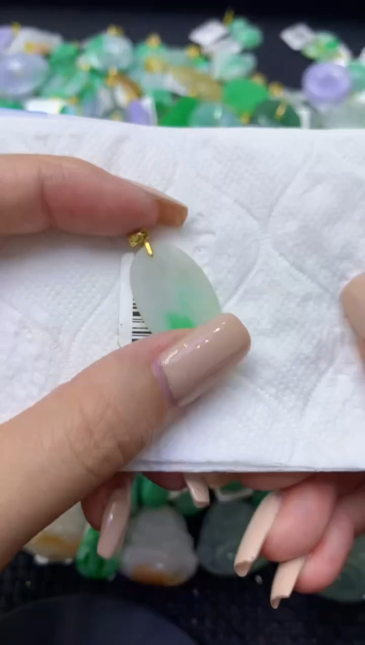 颈饰未镶嵌翡翠天然缅甸翡翠A货