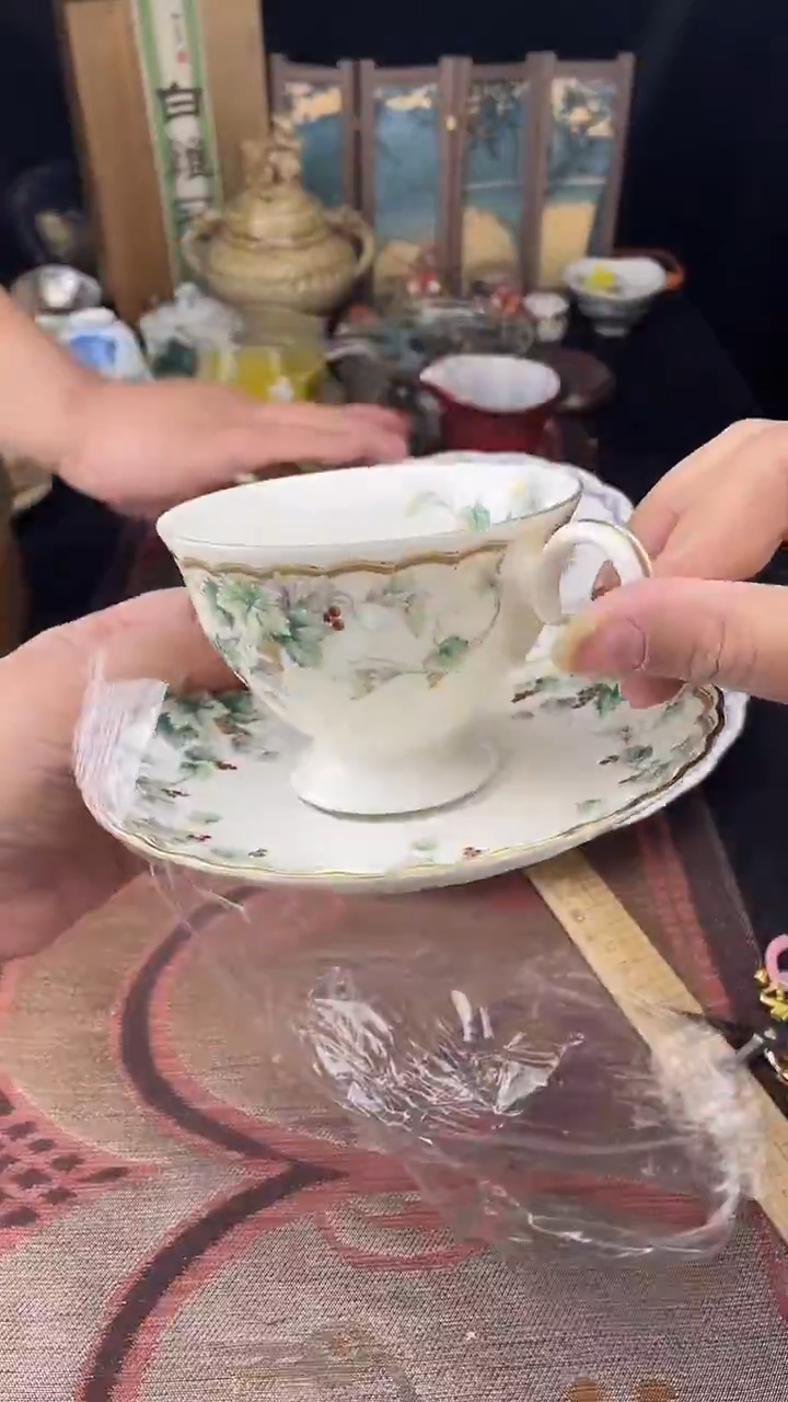 瓷片秋*落有脱金散瓷默认微瑕，看清尺寸品相再拍