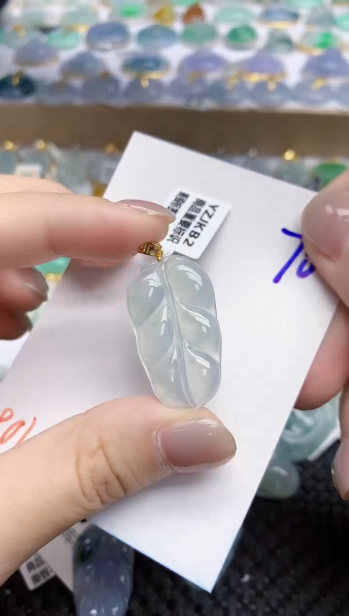 【闪购商品】翡翠颈饰18K金镶嵌多样性发其一