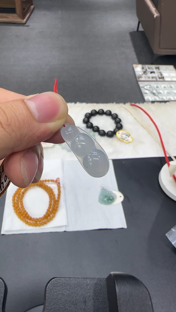 颈饰未镶嵌翡翠天然翡翠A货孤品一件 