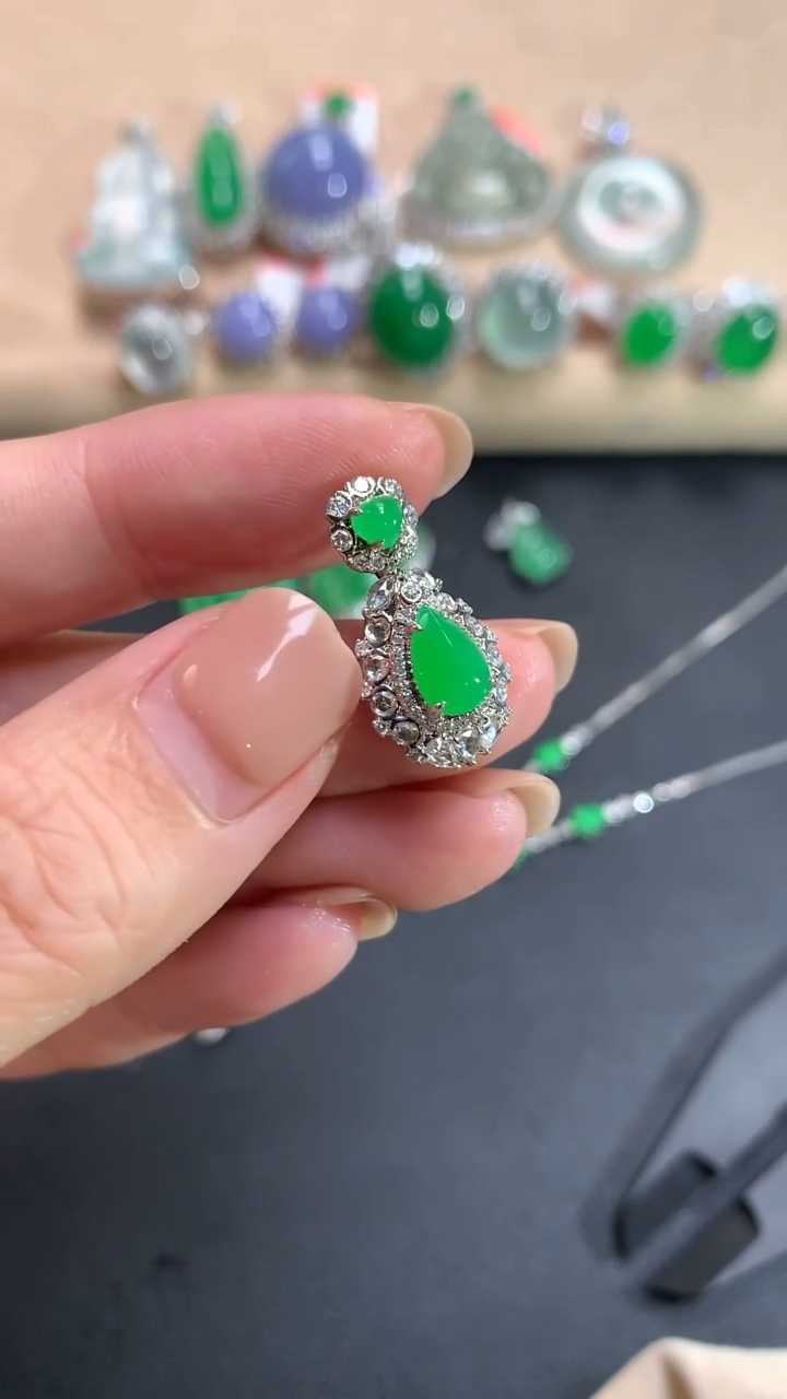 翡翠18K金镶嵌吊坠(不含链)|9800+0