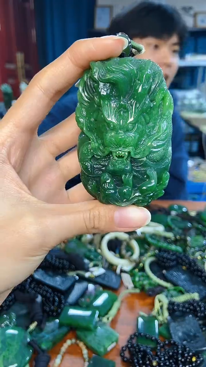 未镶嵌和田玉挂件1