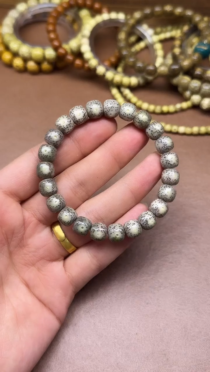 手串星月菩提006    灰糯冰10*9