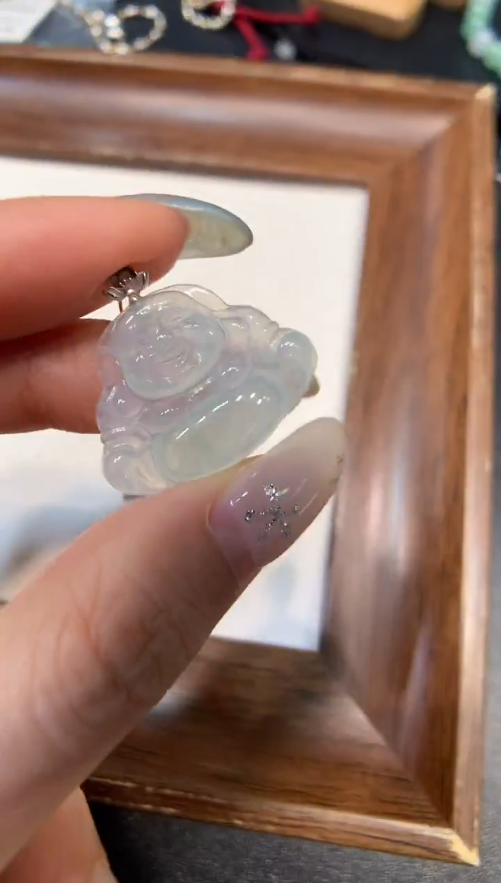 颈饰18K金镶嵌翡翠佛公