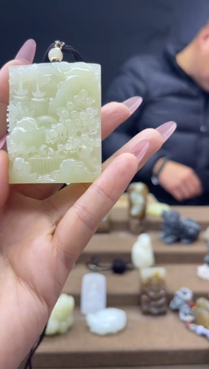 颈饰未镶嵌和田玉1