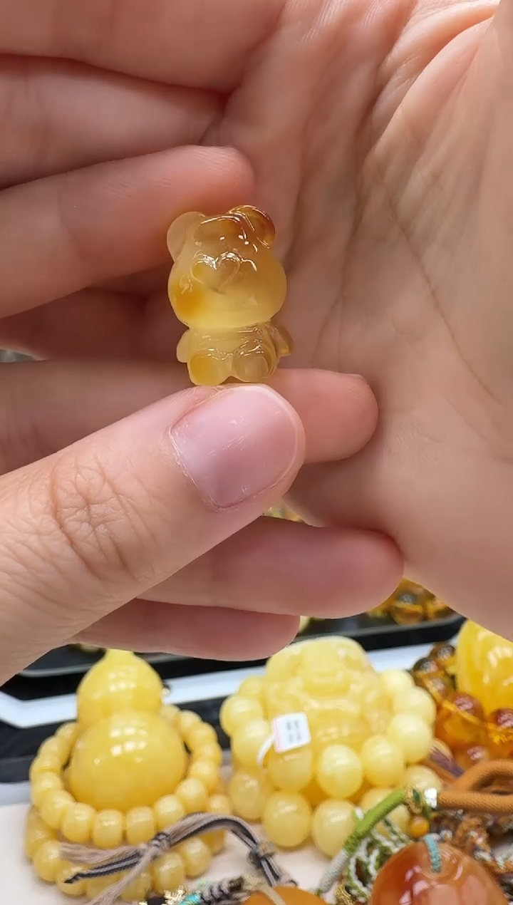 未镶嵌琥珀裸石特价有瑕