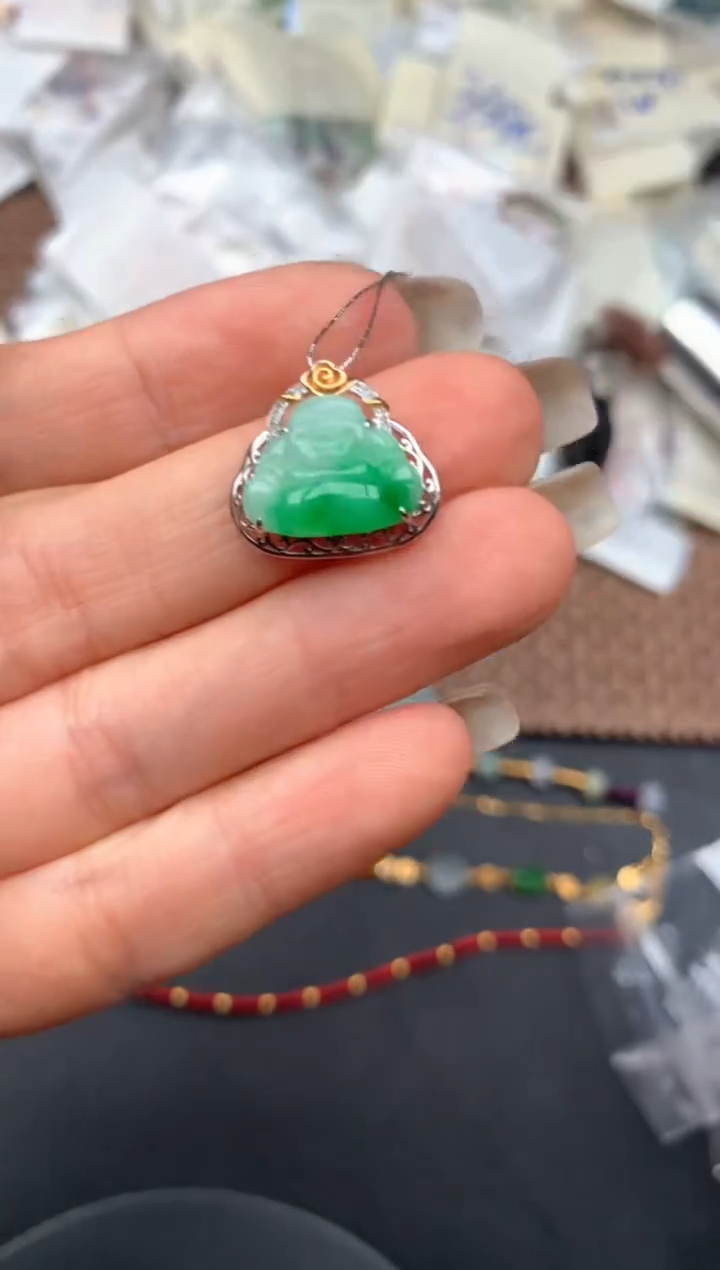 18K金镶嵌挂件翡翠一