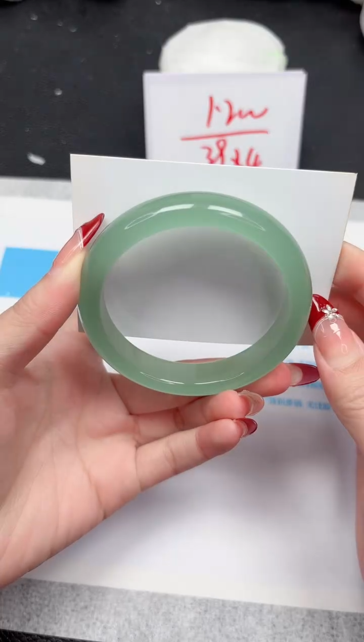 【闪购商品】石英质玉手镯未镶嵌299-58