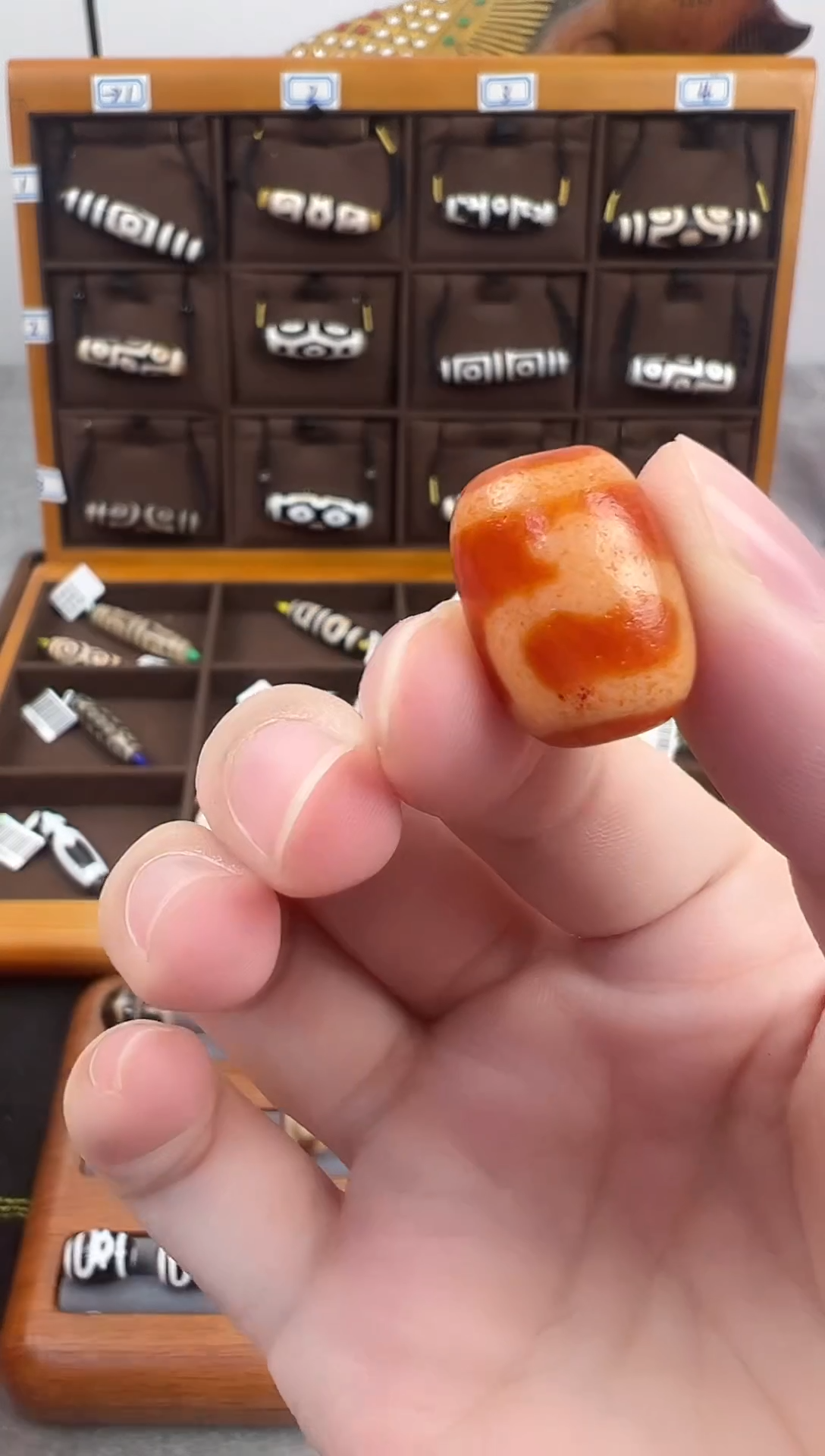 玛瑙/玉髓（覆膜）颈饰未镶嵌105.（微瑕）