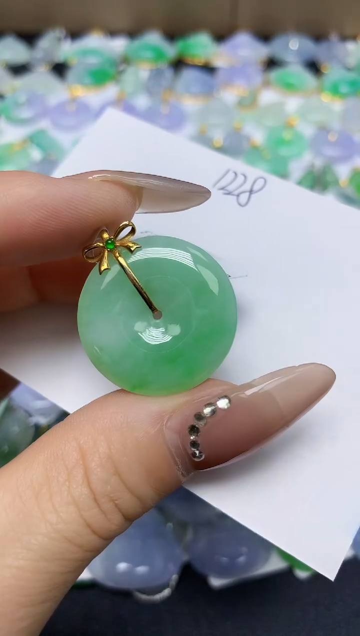 翡翠18K金镶嵌颈饰 天然缅甸翡翠A货