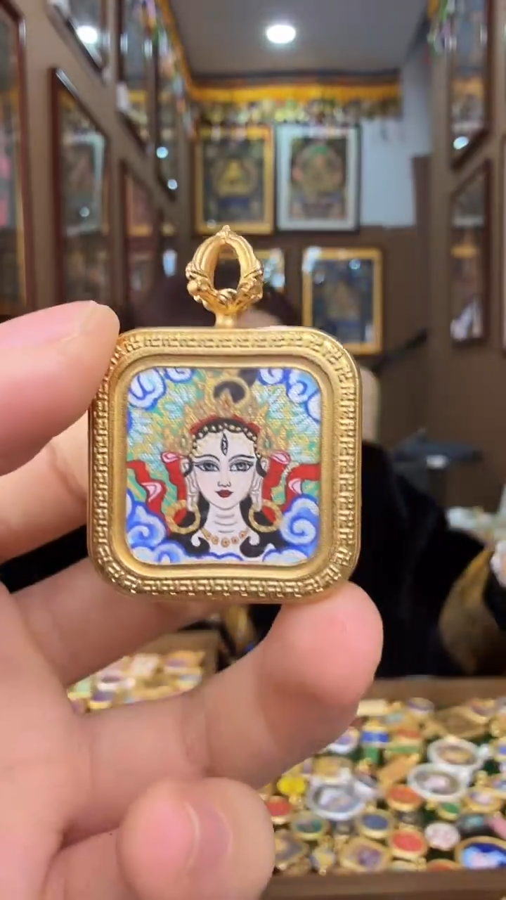 吊坠白度母-纯手绘唐卡