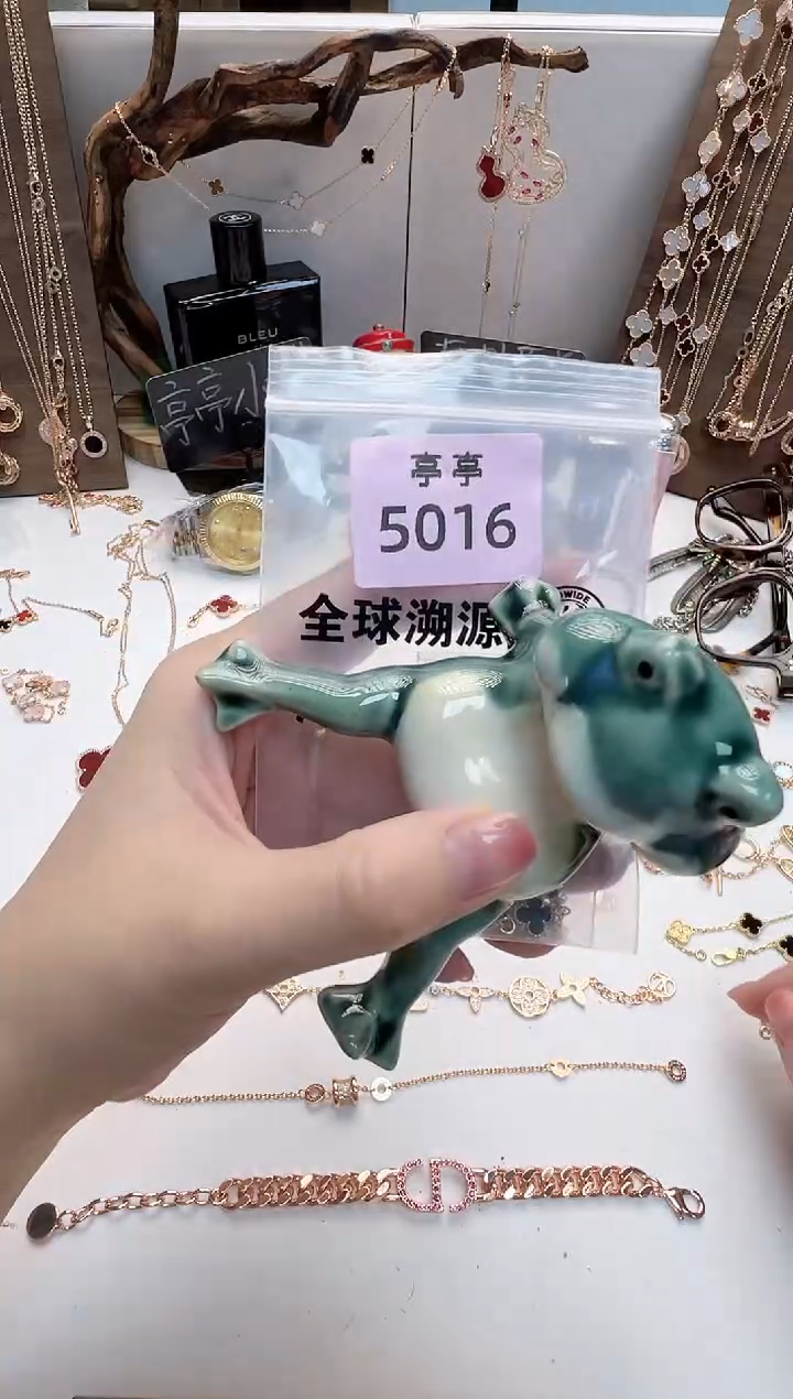 卡**?华禄甄选阁亭亭总铺