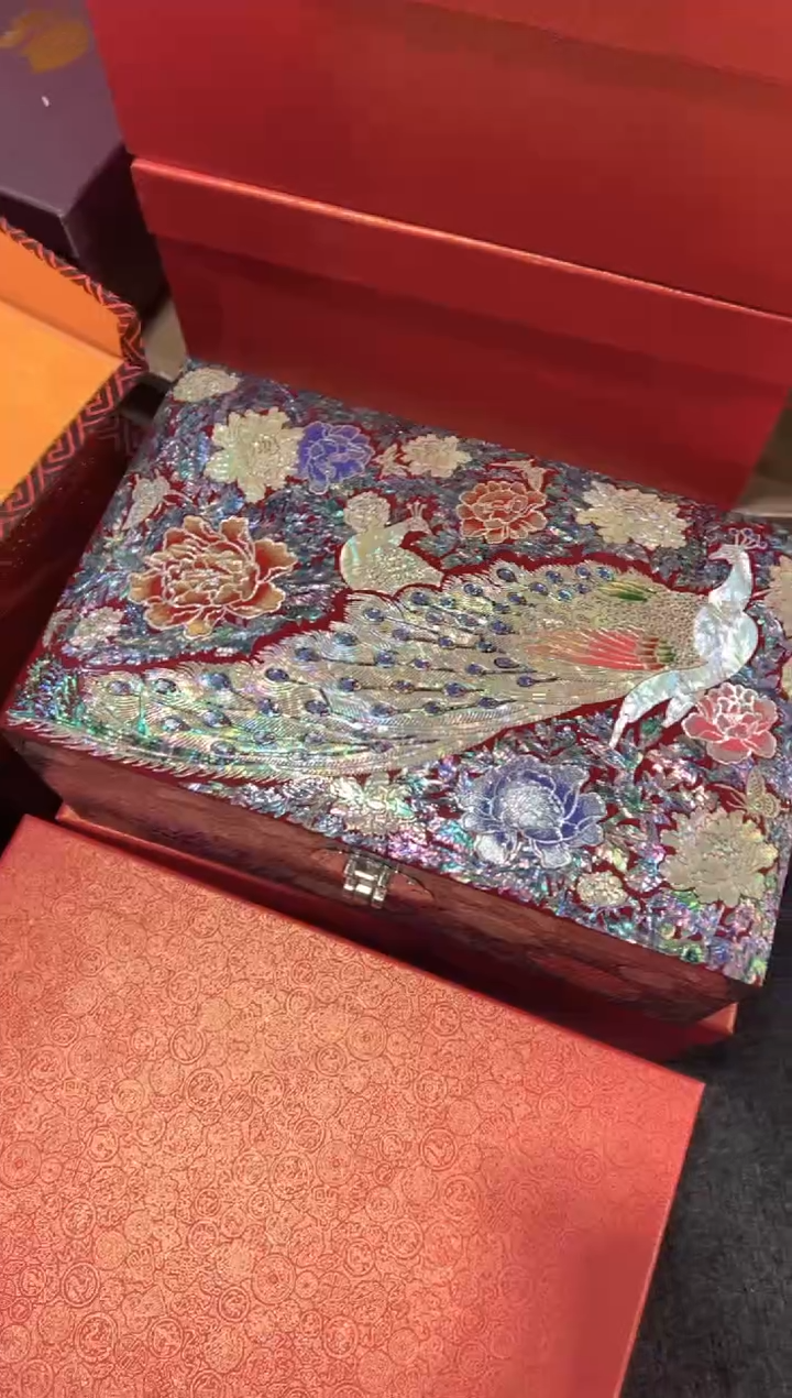 【闪购商品】微瑕不退换绒布底弘贝雅螺钿漆器文化馆