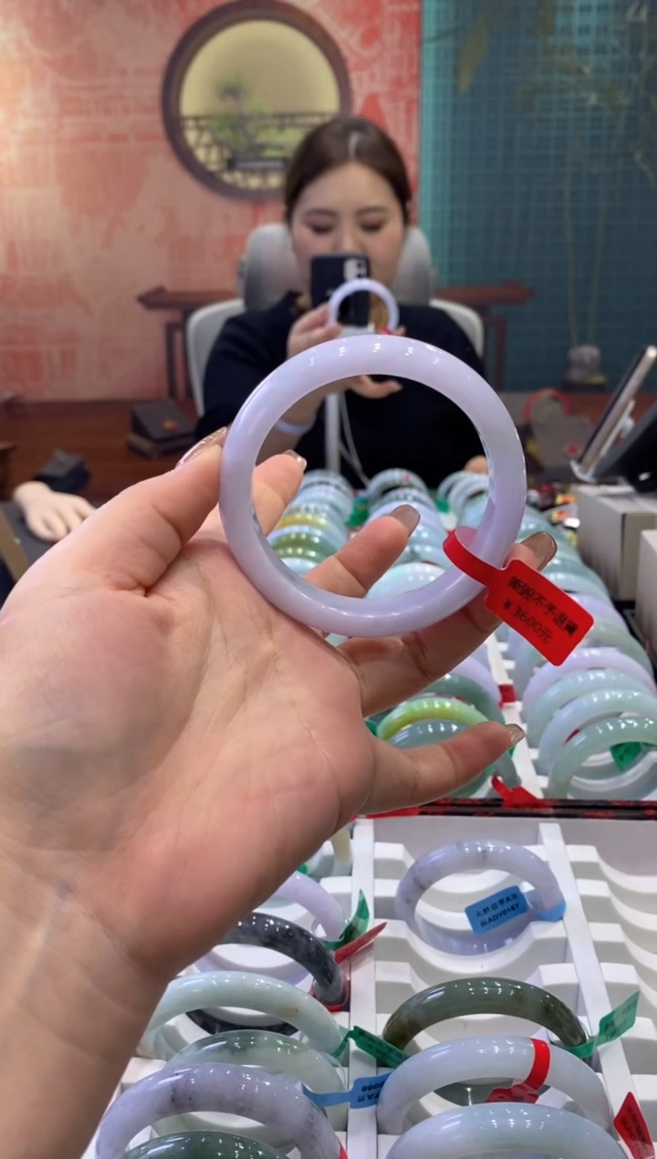 【闪购商品】翡翠手镯未镶嵌多人0011828