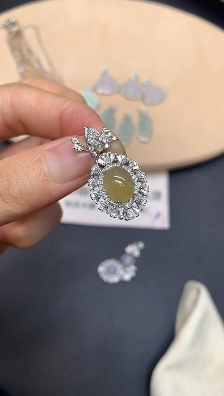 【闪购商品】翡翠吊坠(不含链)银S925镶嵌蛋面【无服务费】