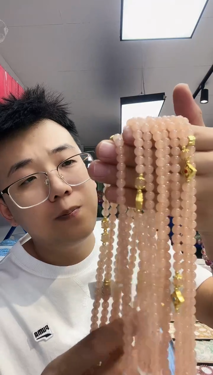 新疆藕粉卡6毫米三圈手串