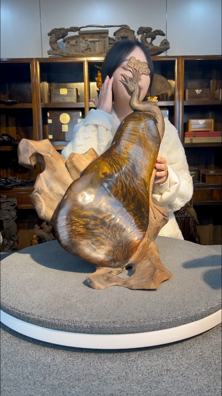 【闪购商品】金丝楠木雕宝石孔雀