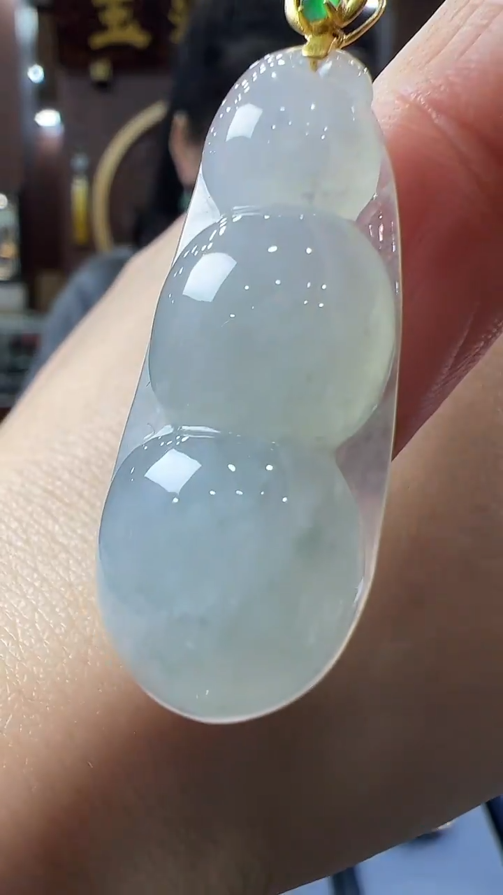 【闪购商品】翡翠挂件18K金镶嵌豆子不含链