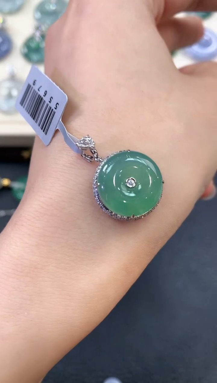 【闪购商品】翡翠吊坠(不含链)18K金镶嵌B5     