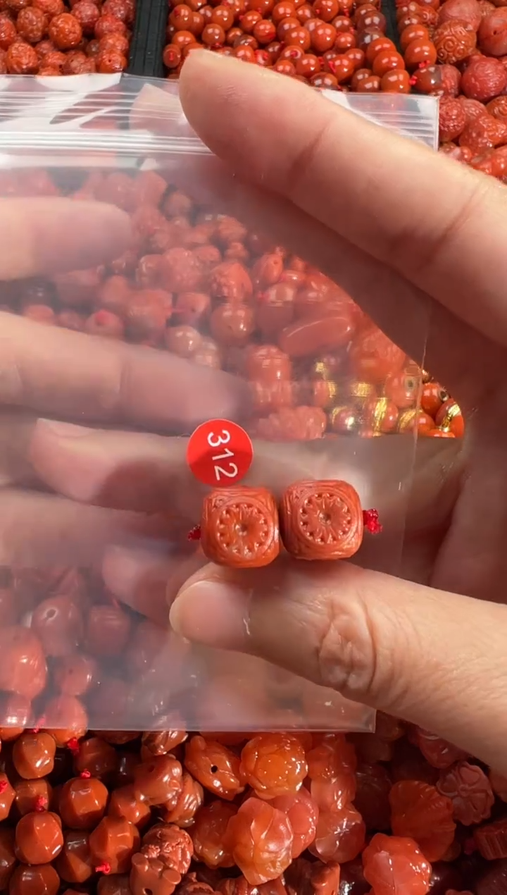 【闪购商品】南红玛瑙颈饰未镶嵌2
