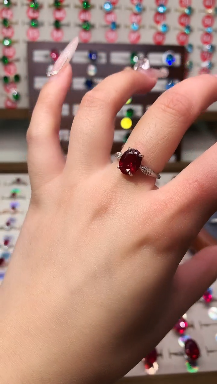 银S925镶嵌戒指红宝石8*10 酒红 银托