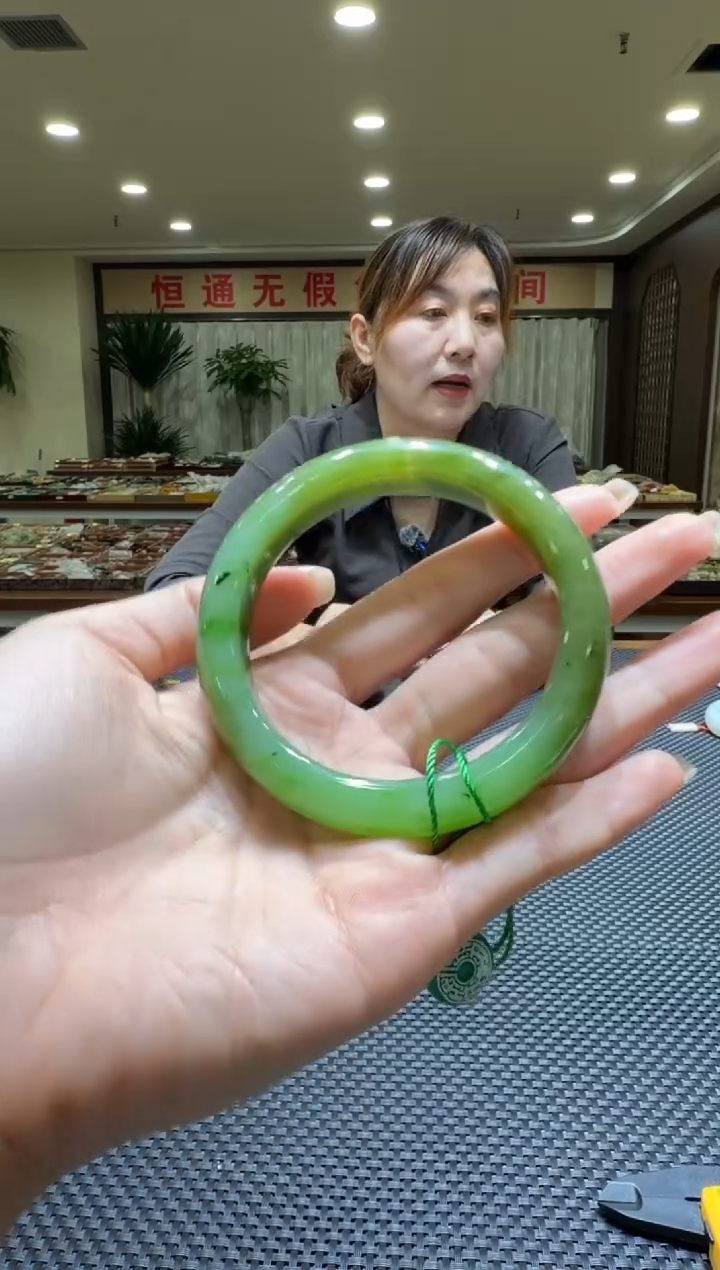 未镶嵌手镯和田玉60