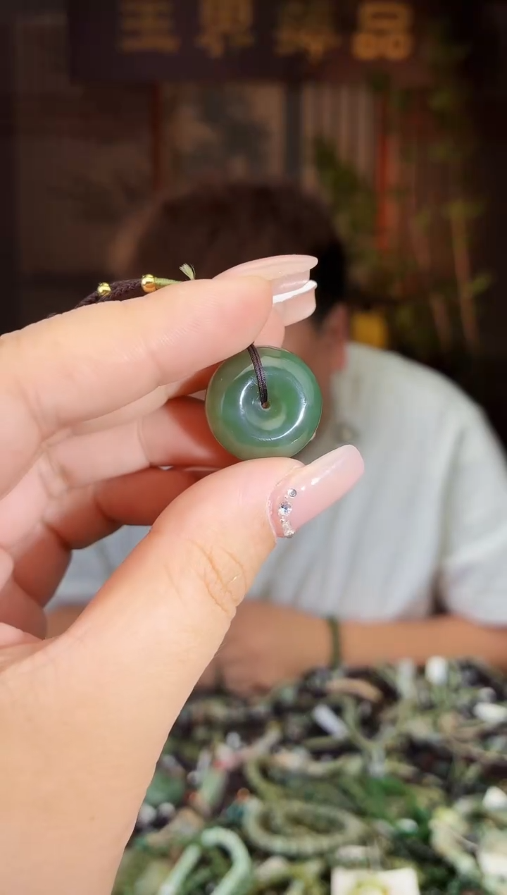 和田玉未镶嵌颈饰拍一发一