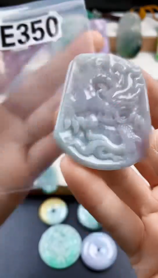 颈饰未镶嵌翡翠天然翡翠吊坠挂件