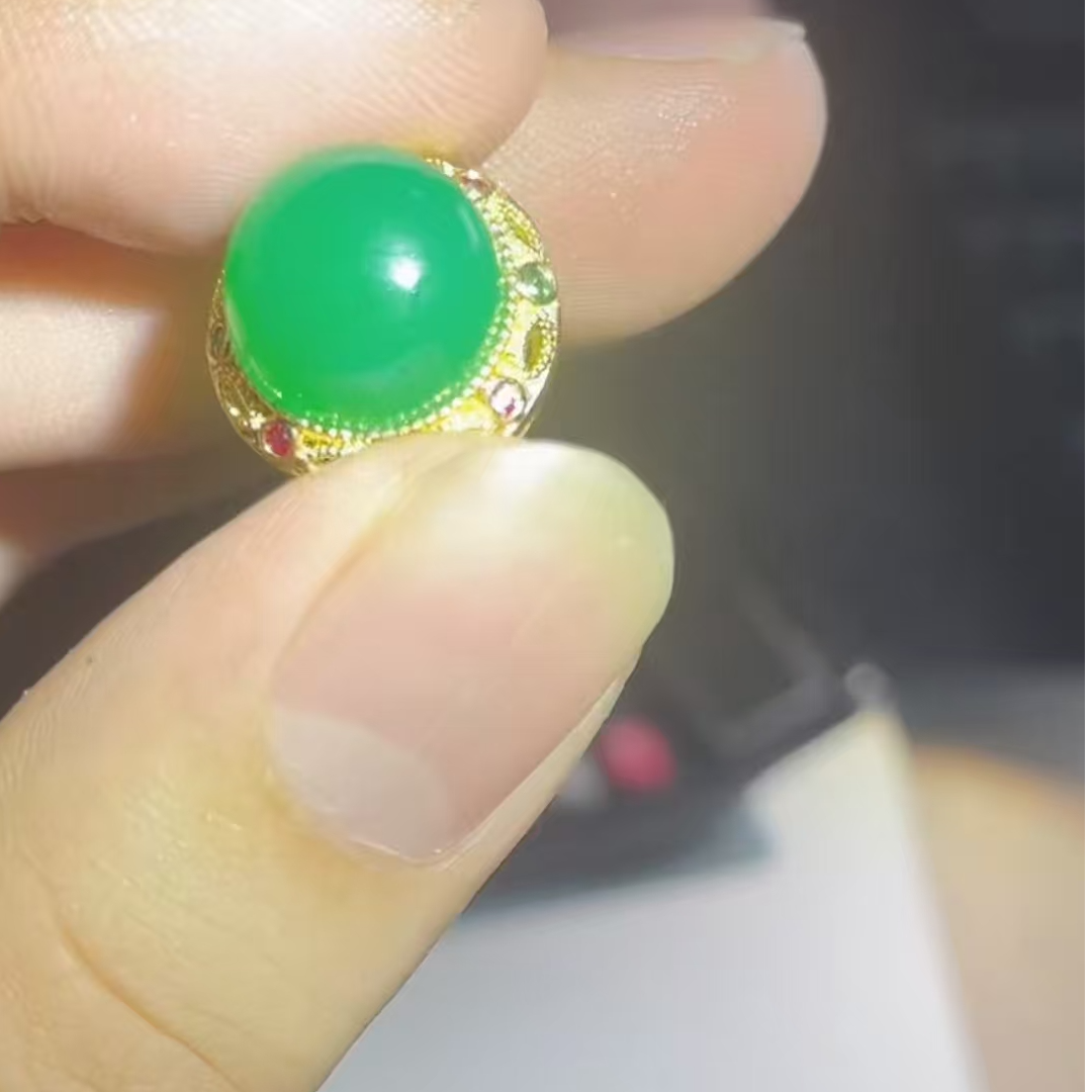 甄选A1010   翡翠蛋面围镶嵌戒指