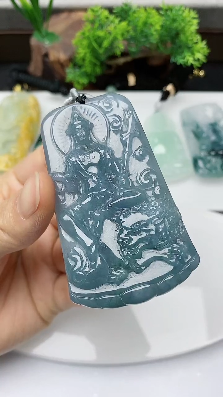 【闪购商品】翡翠颈饰未镶嵌         