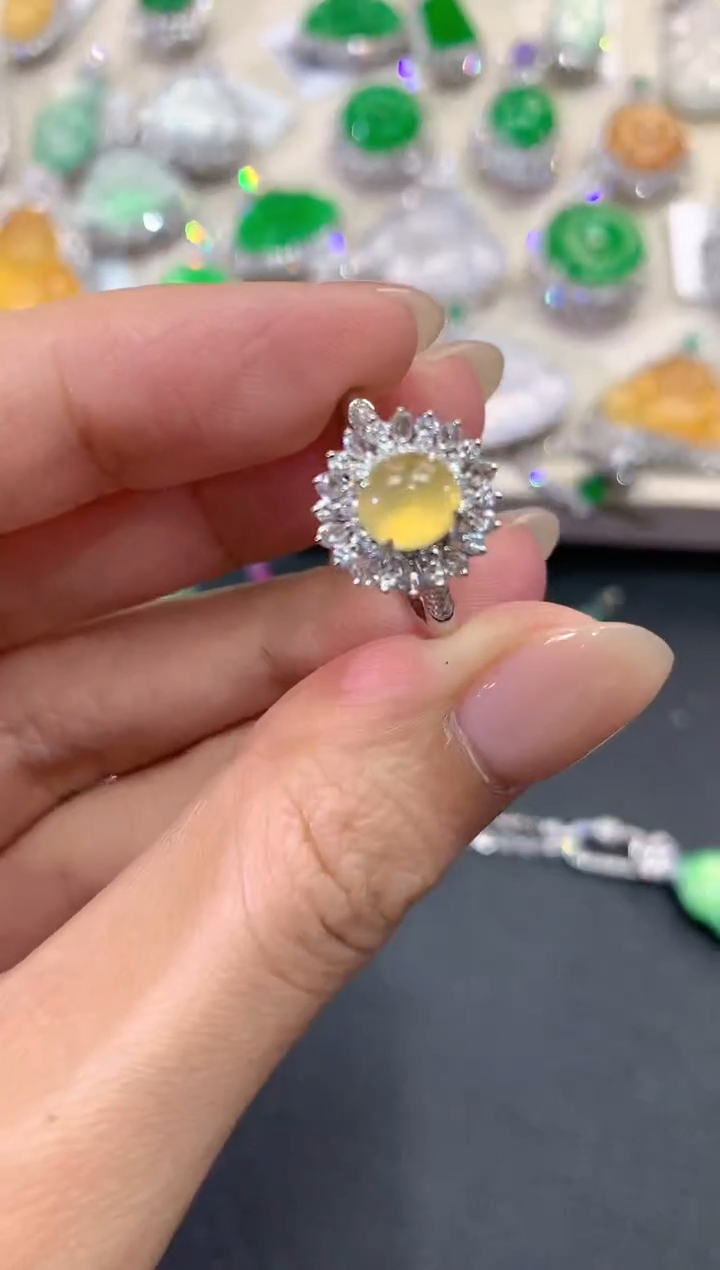 【闪购商品】翡翠戒指18K金镶嵌q19