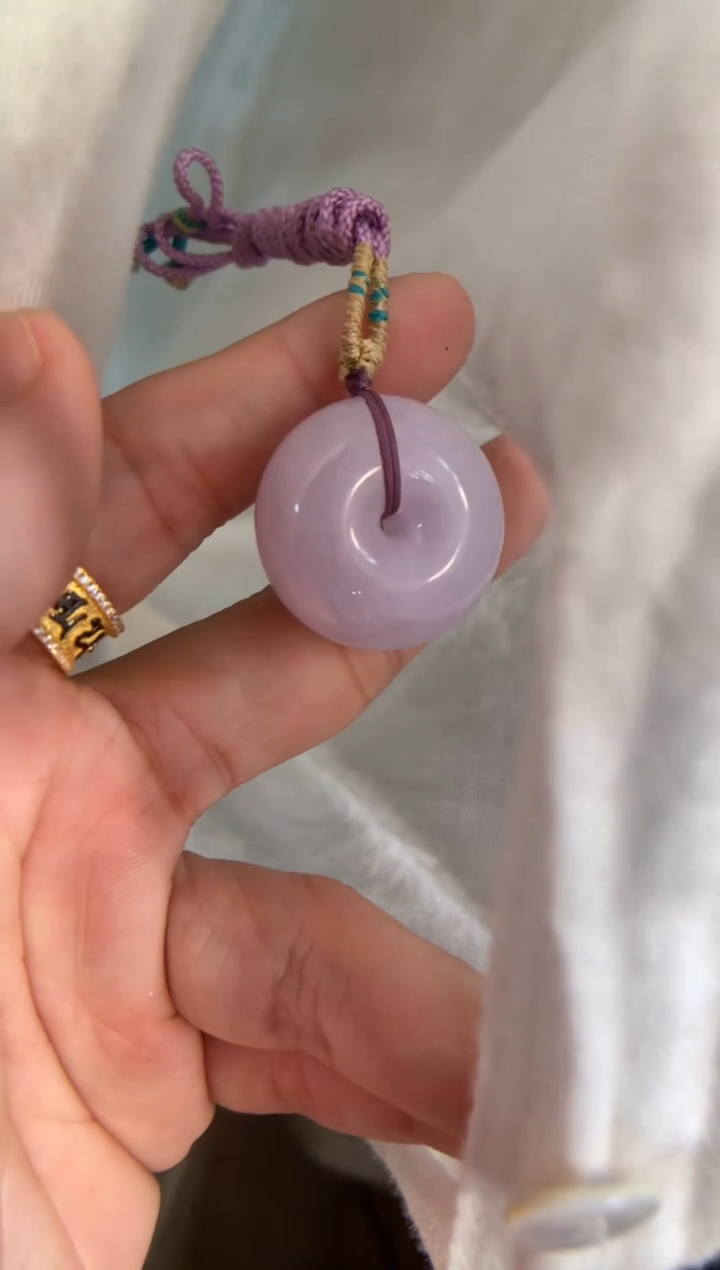 颈饰未镶嵌翡翠平安扣