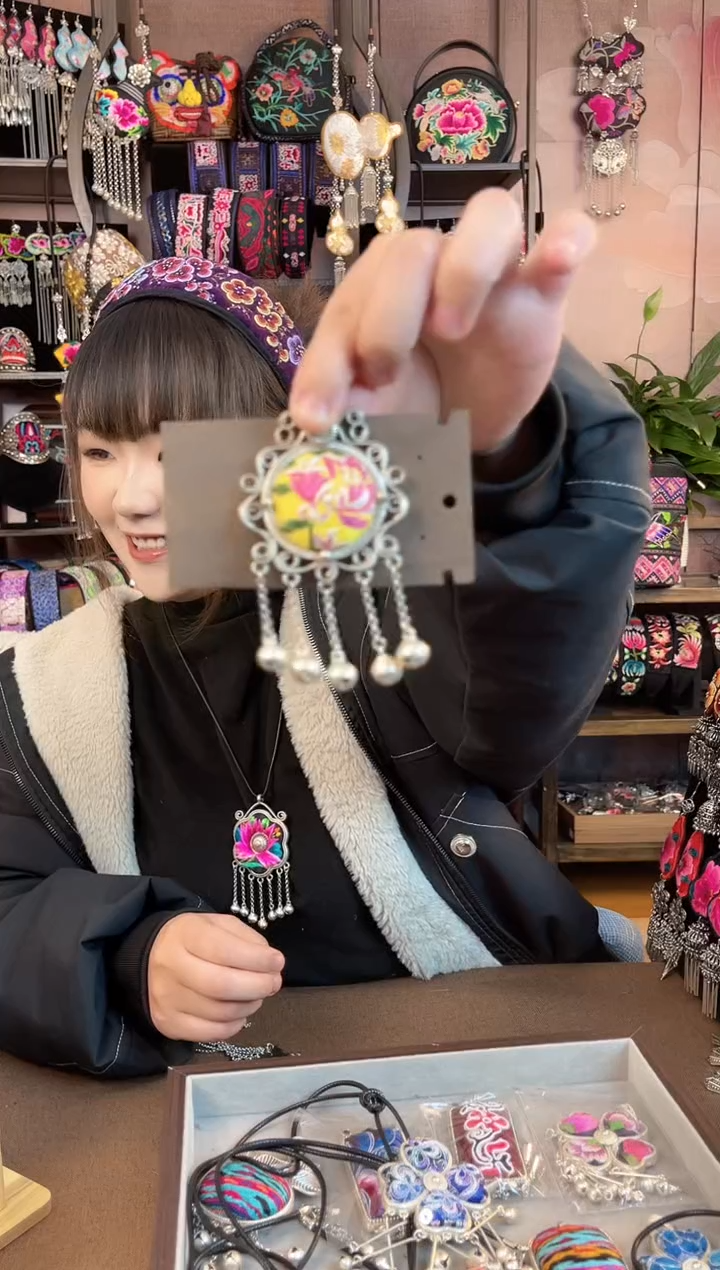 织绣民族风手工非遗老绣饰品361