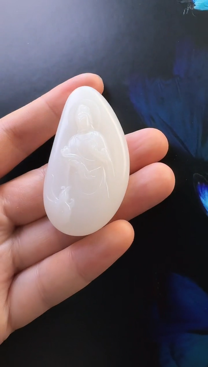 颈饰未镶嵌和田玉吊坠