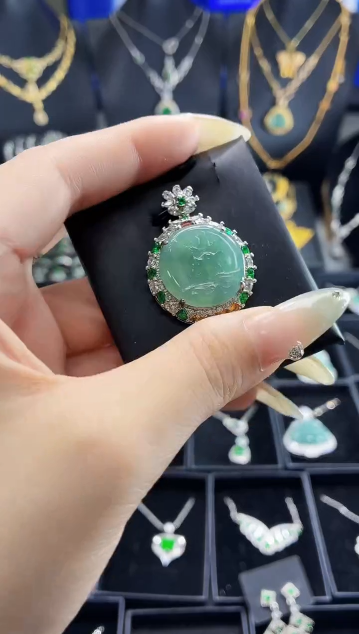 翡翠未镶嵌吊坠(不含链)天然翡翠a货 多样性发其一