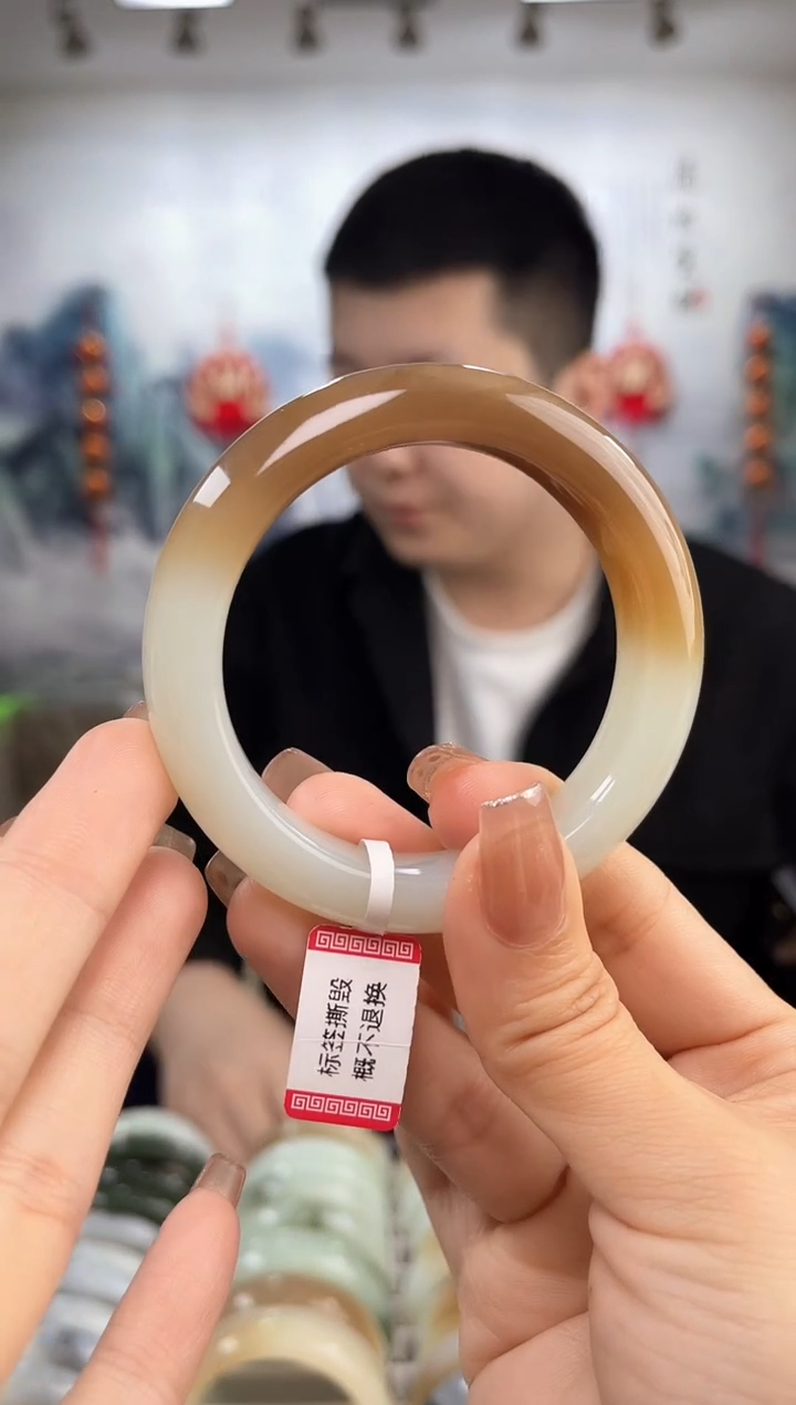 【闪购商品】和田玉手镯未镶嵌54+圈口仅一只