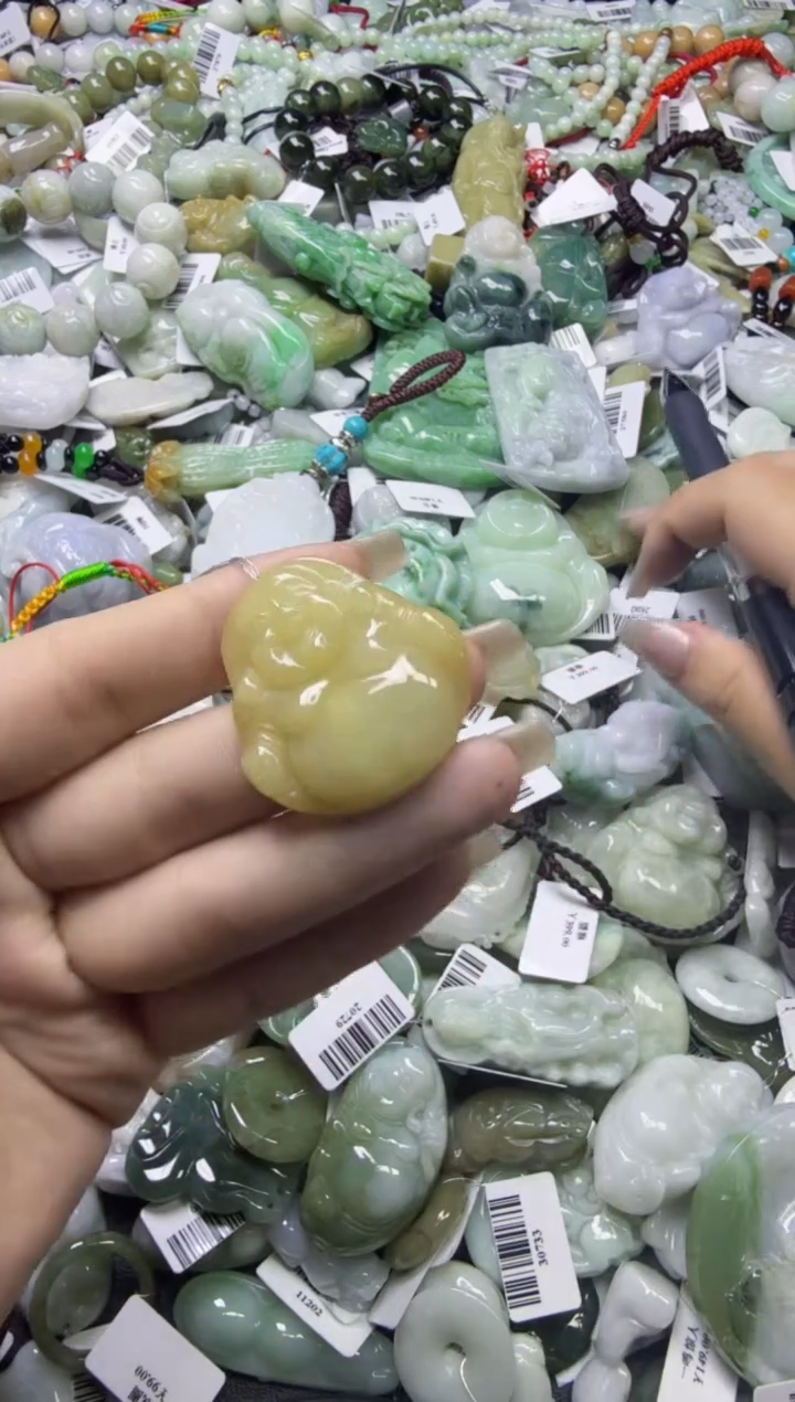 【闪购商品】翡翠颈饰未镶嵌00008922