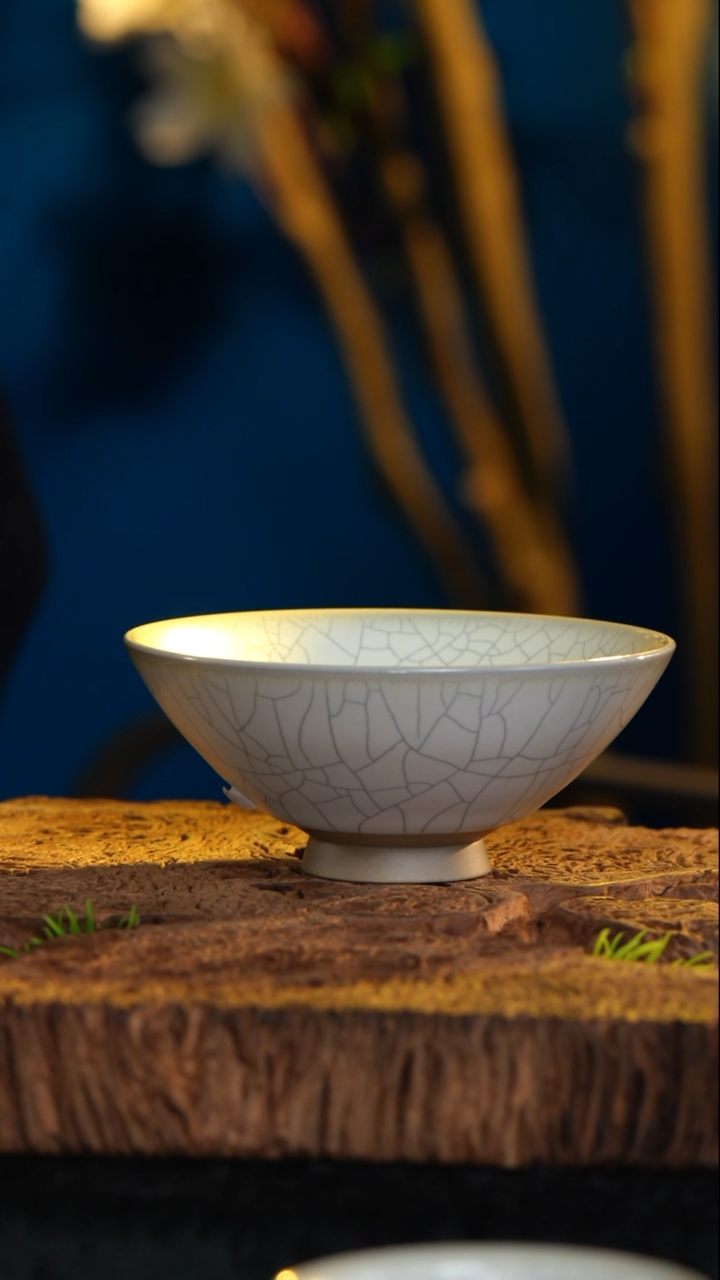 【闪购商品】【1445】已开价亚光白釉开片斗笠茶盏