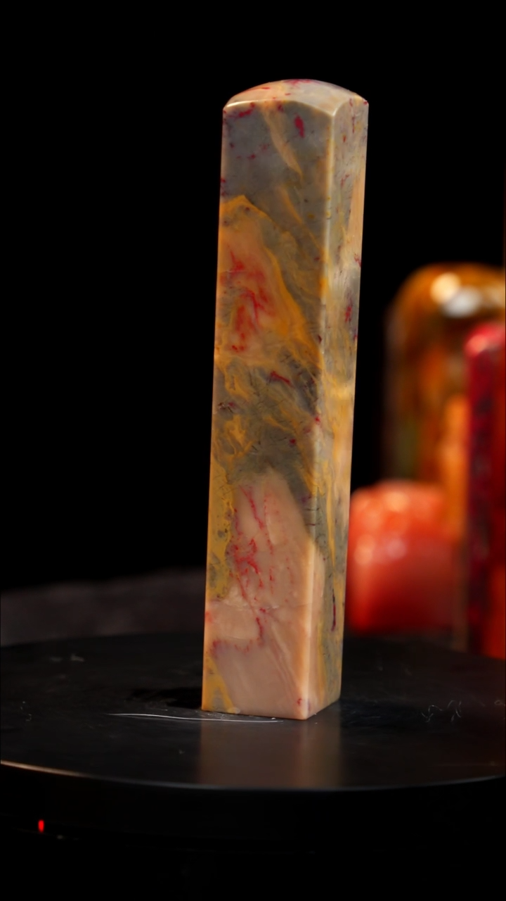 昌化石田黄鸡血石