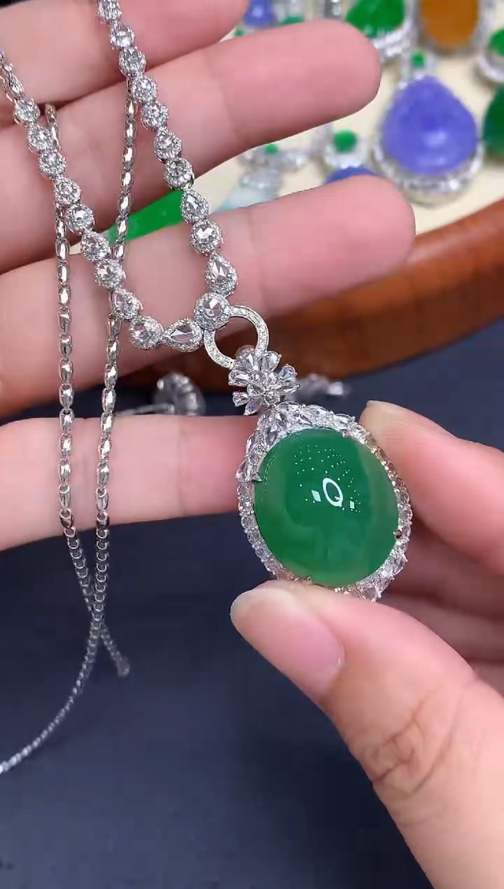 颈饰18K金镶嵌翡翠759-中国好珍宝