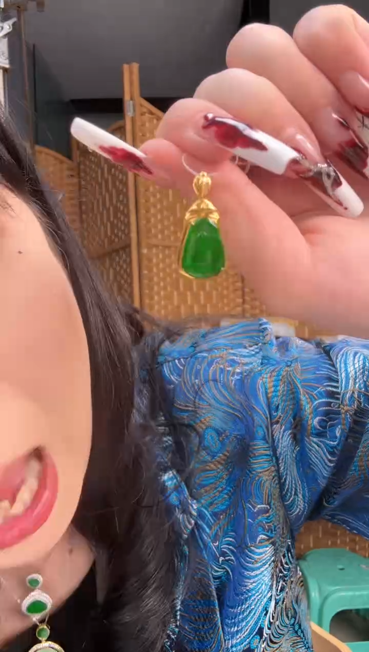 【闪购商品】翡翠颈饰18K金镶嵌挂件