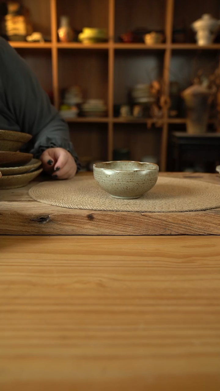 福利奶奶系列的5英寸手捏花边茶碗1个