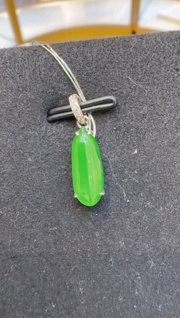 吊坠(不含链)18K金镶嵌翡翠多样性团购发一件