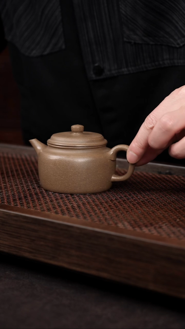 【闪购商品】紫砂茶壶芝麻绿剑流德中