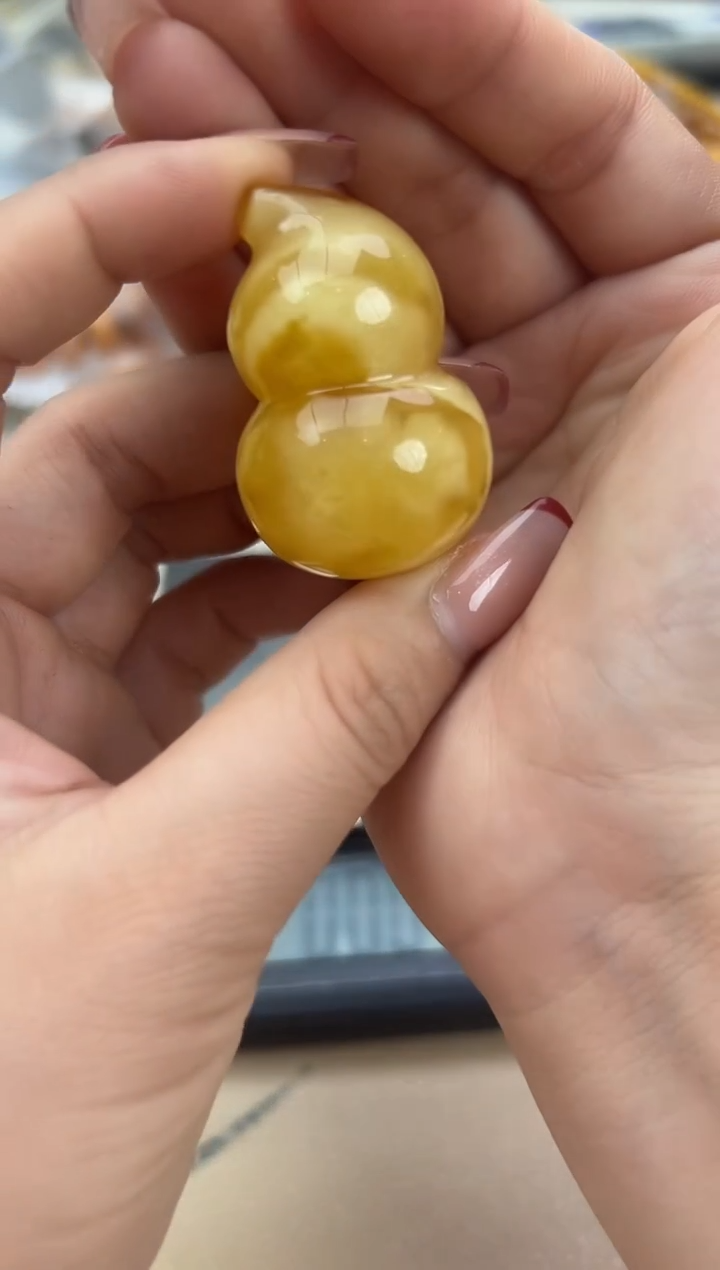 【闪购商品】琥珀裸石未镶嵌蜜蜡吊坠