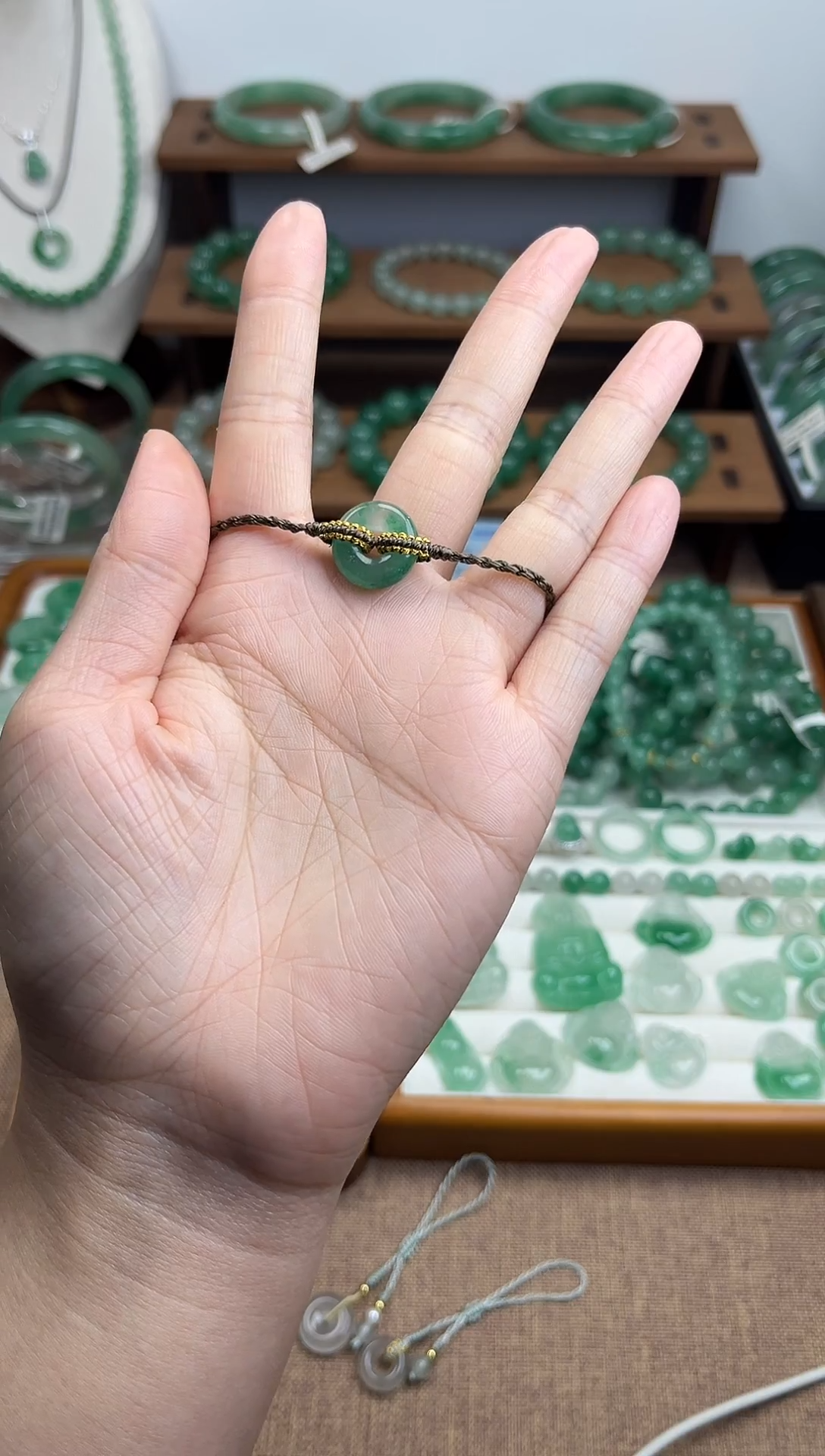 吊坠(赠链)未镶嵌石英质玉（非洲翠）听**史福利款